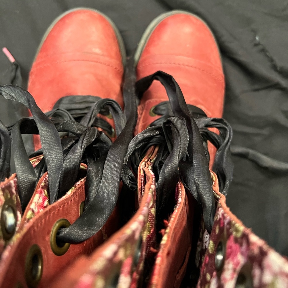 Doc Marten Red Triumph 1914 UK5/US7